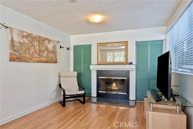 Building Photo - 2423 San Pasqual St