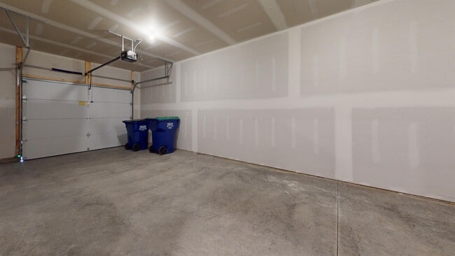 Primary Photo - 205 Short St