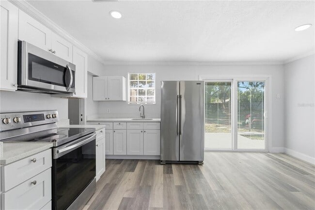 Building Photo - 8902 W Norfolk St