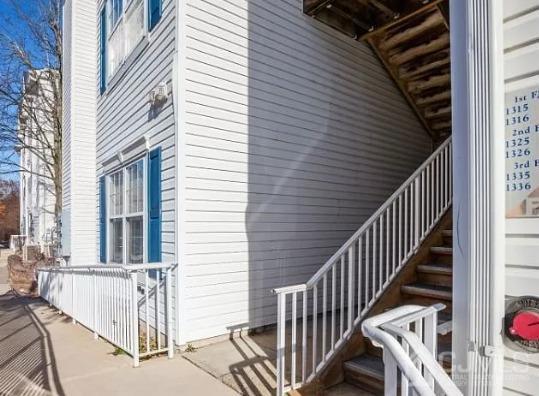 Building Photo - 1335 Waterford Dr