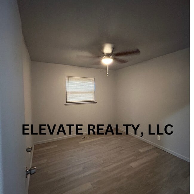 Building Photo - 6008 S Madison Pl