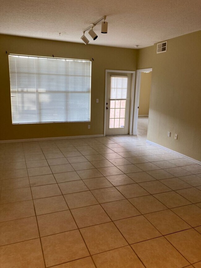 Building Photo - 5536-8111 Metrowest Blvd., Orlando https://www.propertypanorama.com/instaview/stellar/S5136656