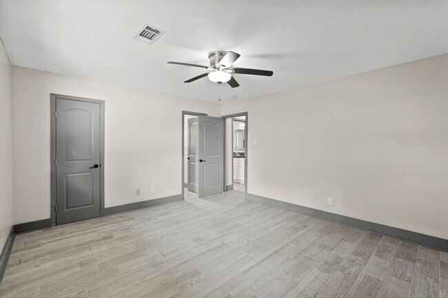 Building Photo - 5522 Braesvalley Dr