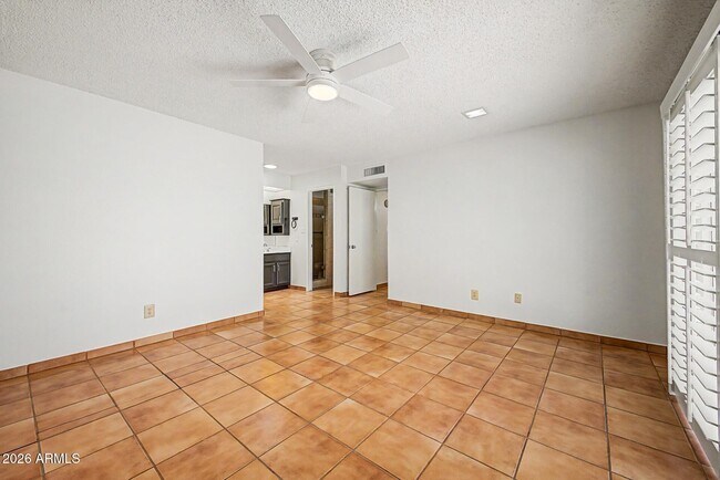 Building Photo - 8689 E Roosevelt Cir