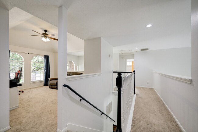 Building Photo - 13710 Wheatbridge Dr