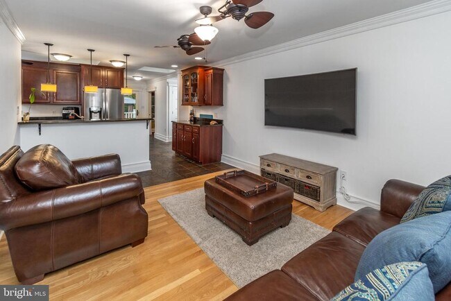 Building Photo - 24 Camelia Ct