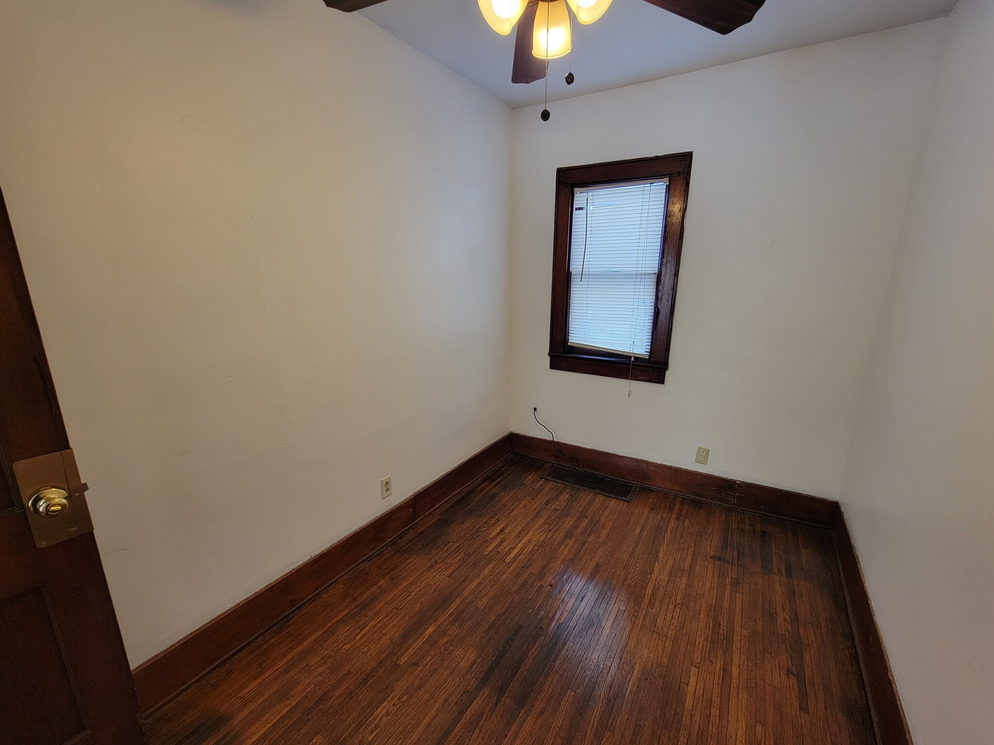 Laundry room/Possible 3rd bedroom - 114 Roser St