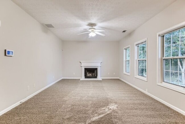 Building Photo - 5487 Walnut Ln