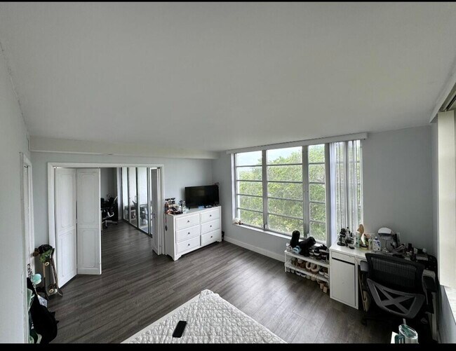 Building Photo - 3090 N Course Dr