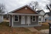 Building Photo - 711 S Elm St
