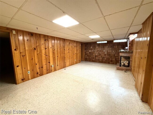 Building Photo - 7627 Rosemary St