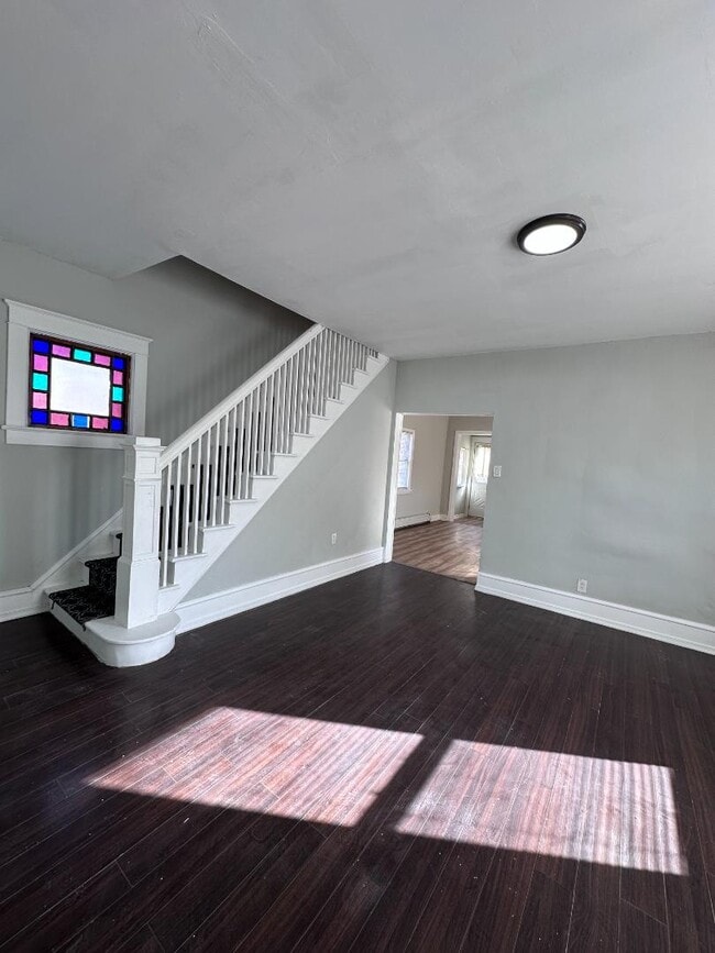 Building Photo - 56 Kent Ln