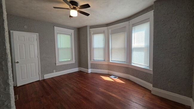 Building Photo - 3 Bed 2 Bath Rare to Rent!