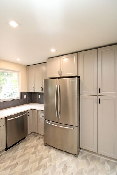 Building Photo - 9823 SW 55th Ave