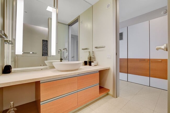 Building Photo - Veer Towers 1010W- Partial Strip Views from this Studio Residence