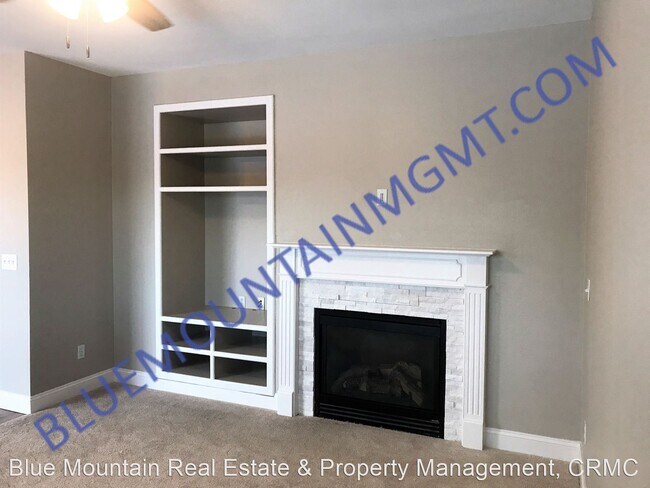 Building Photo - 2 br, 2.5 bath House - 3719 Range Drive