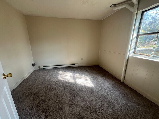 Building Photo - 127 &amp; 127 1/2 N Penn St