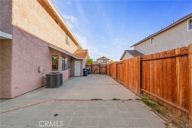 Building Photo - 533 E Jackman St