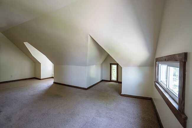 Building Photo - 315 Greenwood Pl