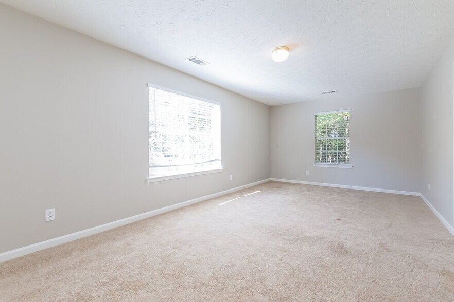 Building Photo - 2790 Meridian Dr