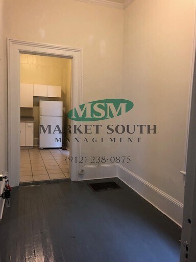 Building Photo - 308 E Waldburg St