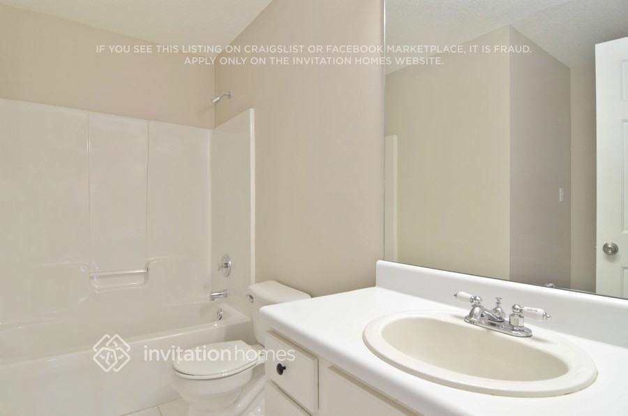 Building Photo - 129 Greentree Dr