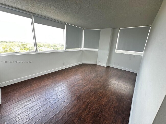 Building Photo - 3411 Indian Creek Dr