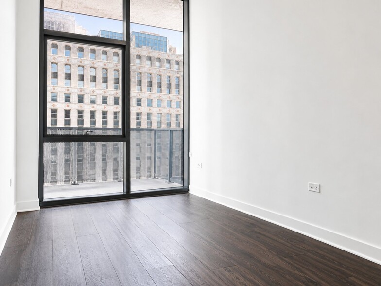 Building Photo - 215 W Hubbard St