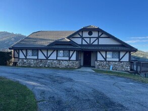 Building Photo - Amazing Mountain Views...