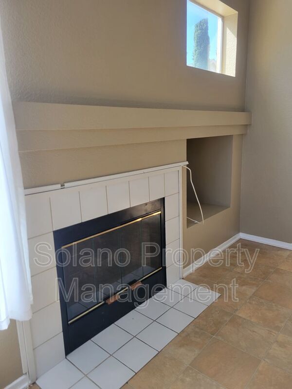 Building Photo - 358 Flagstone Cir