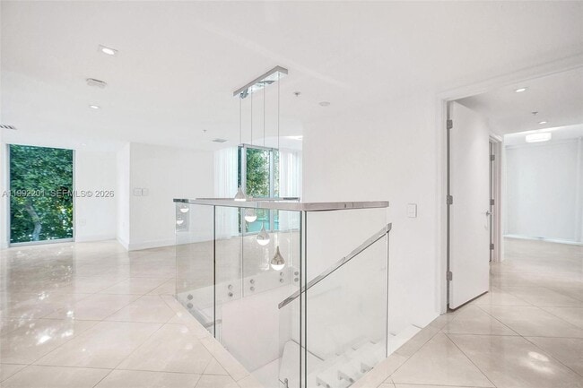 Building Photo - 7928 East Dr