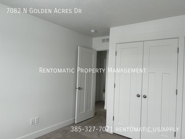 Building Photo - 7082 Golden Acrs Dr