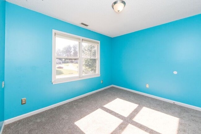 Building Photo - 3BD/1BA Home in Hickory