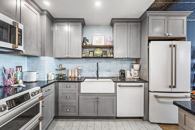 Building Photo - 110 Shearwater Ct E