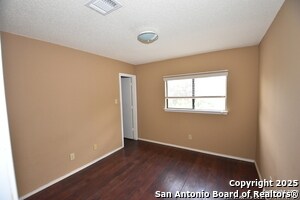 Building Photo - 1607 Pinetum Dr