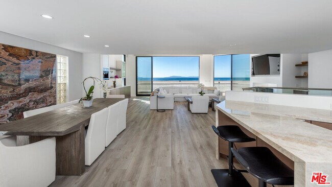 Building Photo - 3461 Ocean Dr