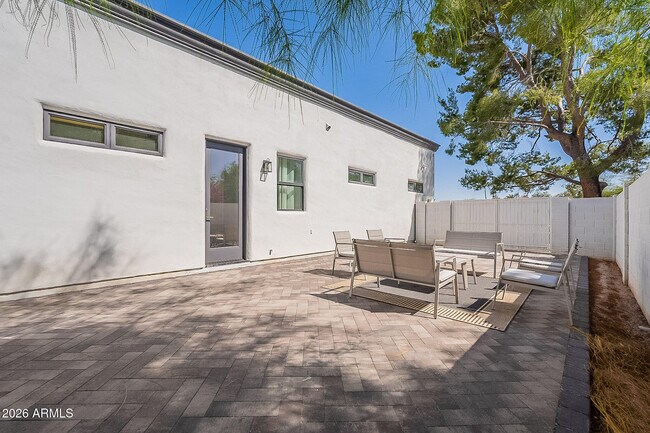 Building Photo - 6102 E Gold Dust Ave