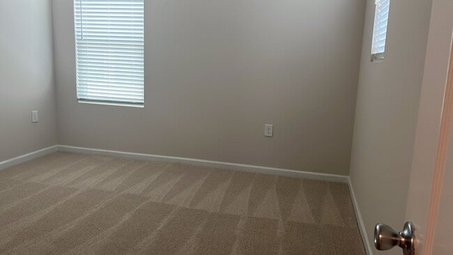 Building Photo - 128 Boone Lake Way