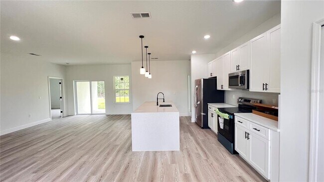 Building Photo - 3360 SW 129th Loop