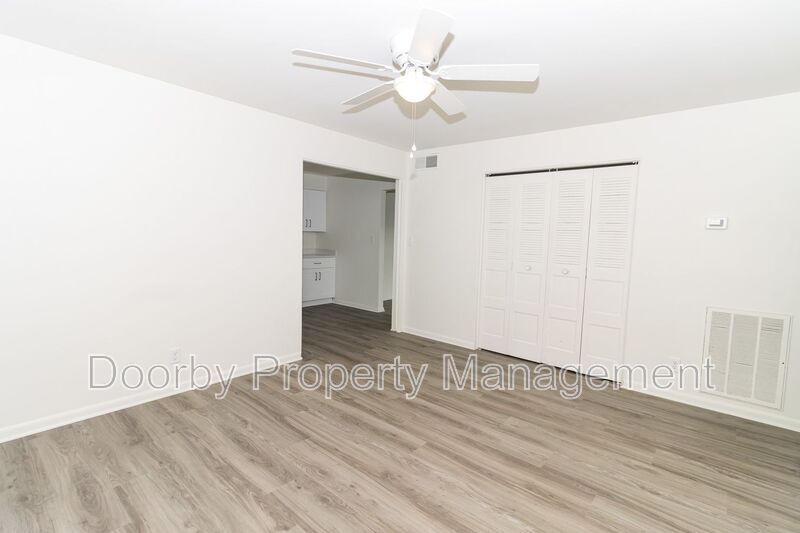 Building Photo - 513 Donaldson Rd