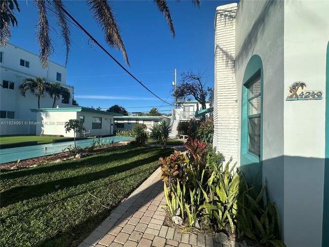 Building Photo - 4249 Bougainvilla Dr