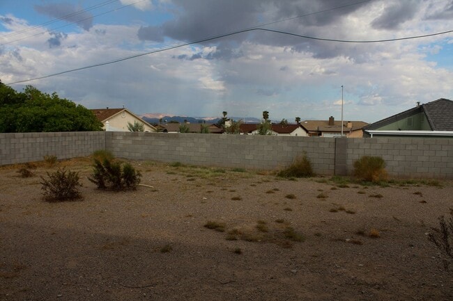 Building Photo - Home Sweet Home!!!