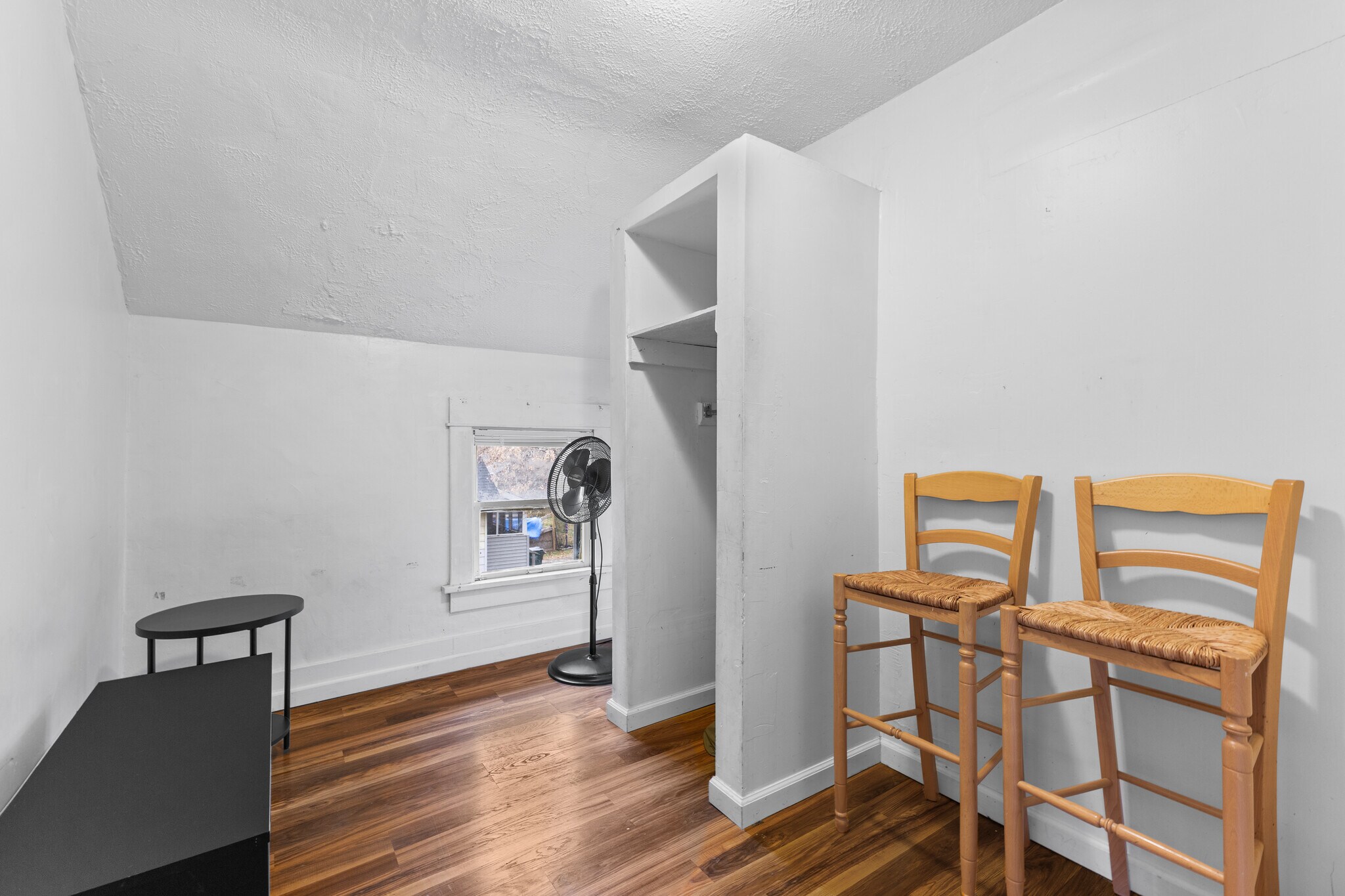 Building Photo - 922 Dakin St