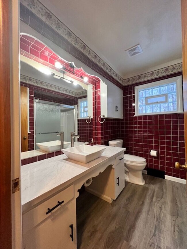 Building Photo - Two bedroom home for rent - Country living...