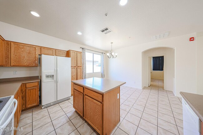 Building Photo - 16925 W Nottingham Way