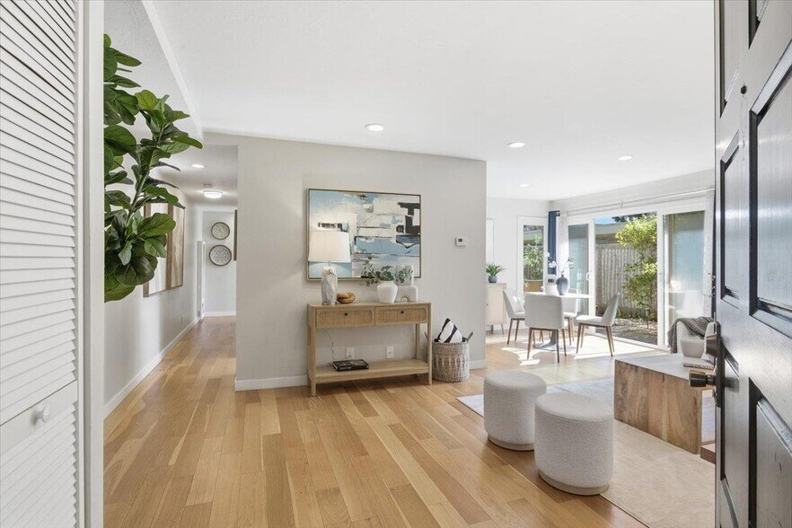 Building Photo - 280 Easy St