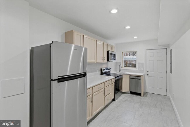 Building Photo - 458 Federal St