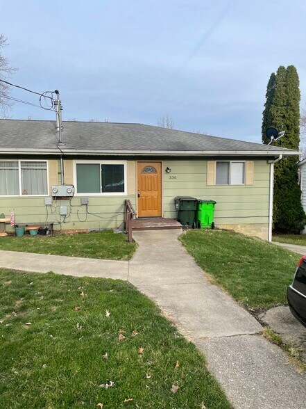 Building Photo - 330 Diane St