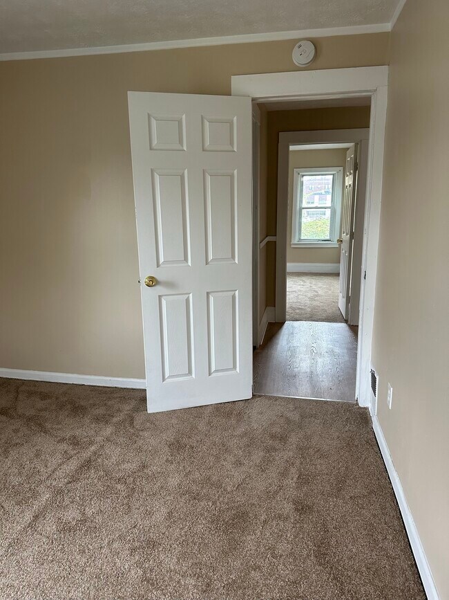 Building Photo - 297 Cedarwood Ter