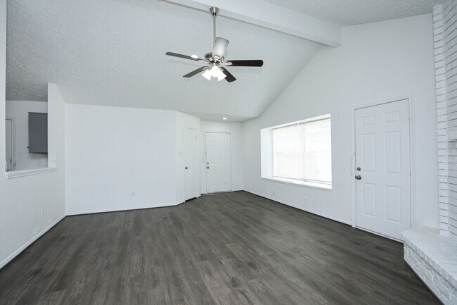 Building Photo - 19938 Laurel Trail Dr